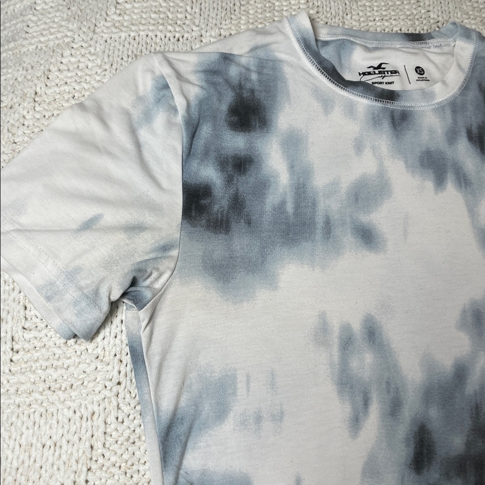 Hollister Tshirt - Picture 4 of 10
